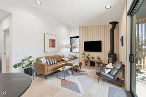 Tiny photo for 632 N Sisters Woodlands Way #20, Sisters, OR 97759 (MLS # 220226855)