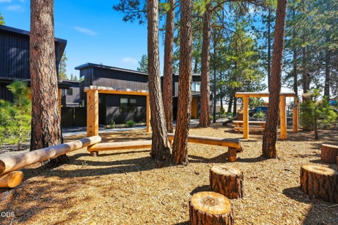 Tiny photo for 632 N Sisters Woodlands Way #20, Sisters, OR 97759 (MLS # 220226855)