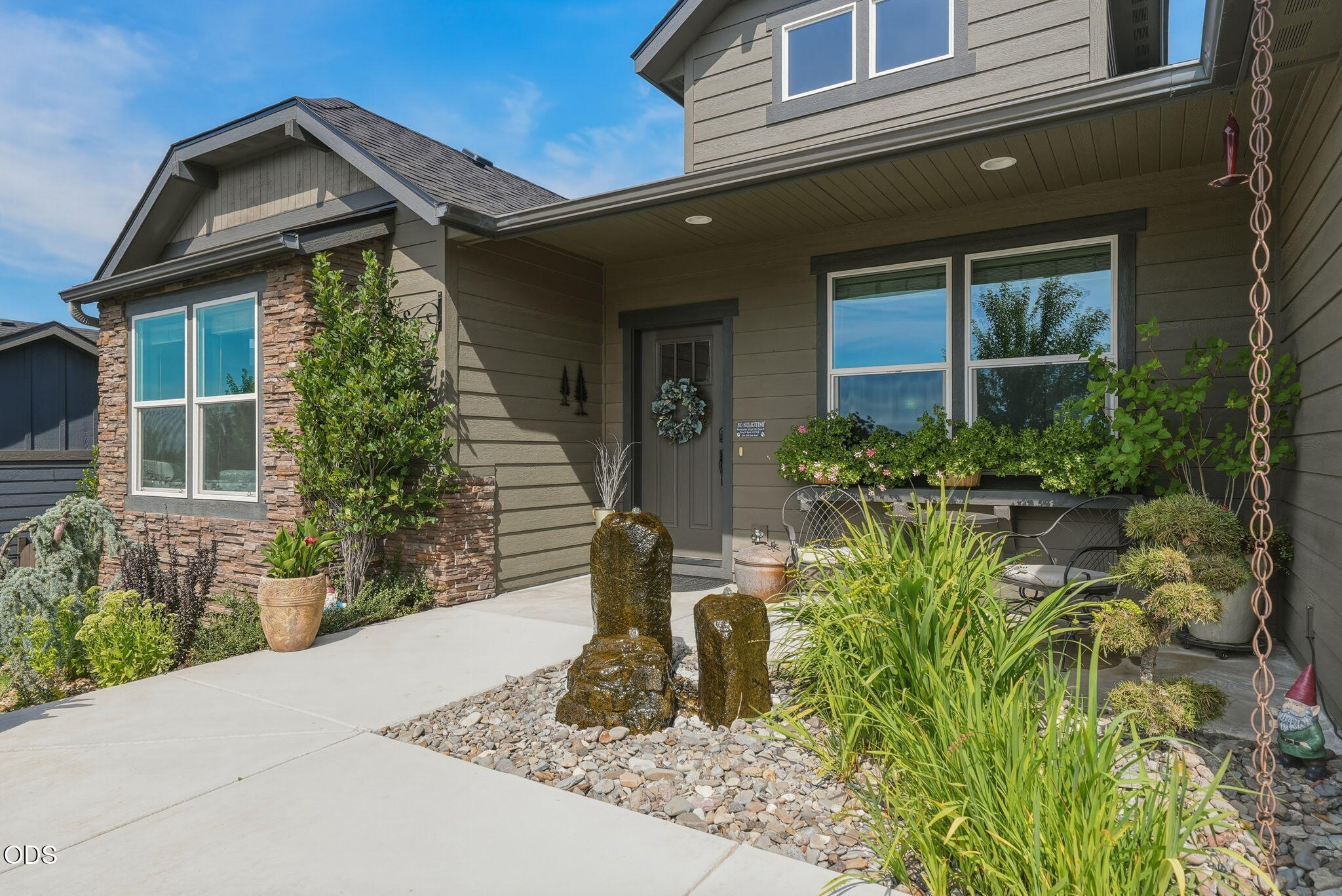 2440 SW 43rd Place
