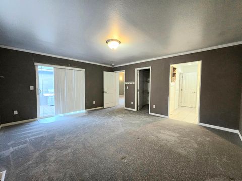 Tiny photo for 5151 Regency Drive, Klamath Falls, OR 97603 (MLS # 220212474)
