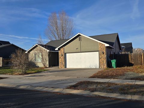 Tiny photo for 5151 Regency Drive, Klamath Falls, OR 97603 (MLS # 220212474)