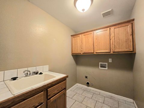 Tiny photo for 5151 Regency Drive, Klamath Falls, OR 97603 (MLS # 220212474)
