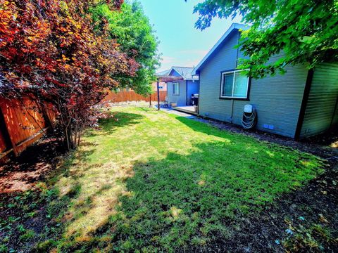 Tiny photo for 5151 Regency Drive, Klamath Falls, OR 97603 (MLS # 220212474)