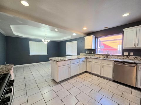 Tiny photo for 5151 Regency Drive, Klamath Falls, OR 97603 (MLS # 220212474)