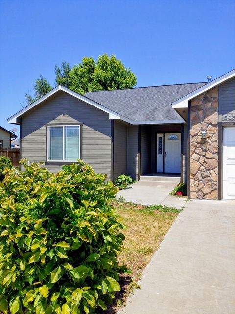 Tiny photo for 5151 Regency Drive, Klamath Falls, OR 97603 (MLS # 220212474)