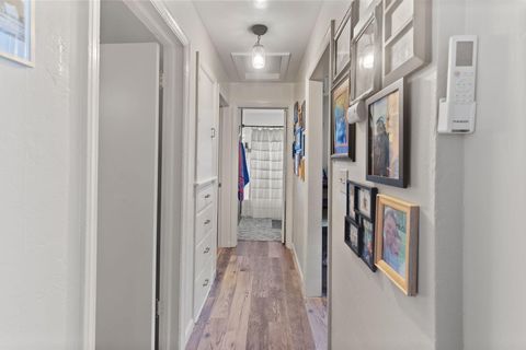 Tiny photo for 418 SE L Street, Grants Pass, OR 97526 (MLS # 220213247)