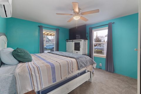Tiny photo for 418 SE L Street, Grants Pass, OR 97526 (MLS # 220213247)