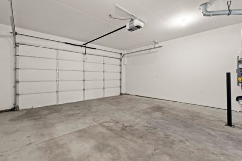 Tiny photo for 20779 Boulderfield Avenue, Bend, OR 97701 (MLS # 220216843)