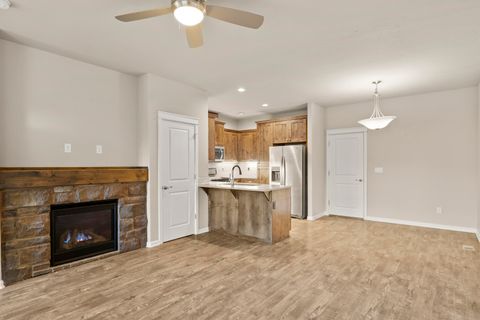 Tiny photo for 20779 Boulderfield Avenue, Bend, OR 97701 (MLS # 220216843)