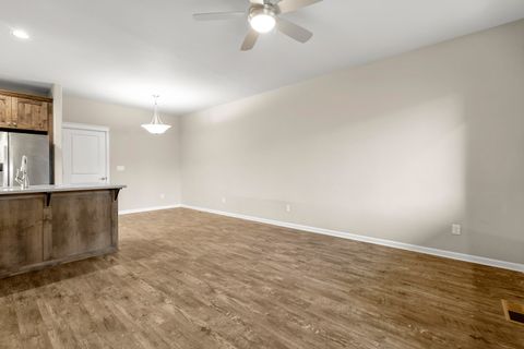 Tiny photo for 20779 Boulderfield Avenue, Bend, OR 97701 (MLS # 220216843)