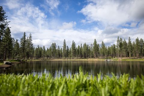 Tiny photo for 18281 Forestbrook Loop #26, Bend, OR 97707 (MLS # 220211590)