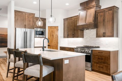 Tiny photo for 18281 Forestbrook Loop #26, Bend, OR 97707 (MLS # 220211590)