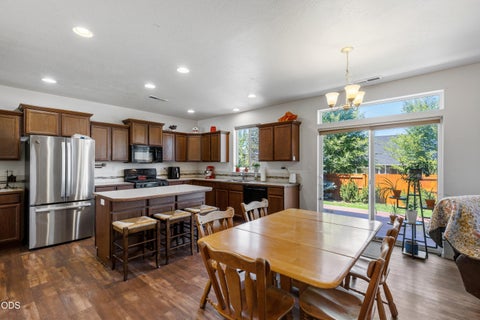 Tiny photo for 21382 NE Eagle Crossing Avenue, Bend, OR 97701 (MLS # 220222737)