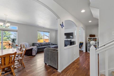 Tiny photo for 21382 NE Eagle Crossing Avenue, Bend, OR 97701 (MLS # 220222737)