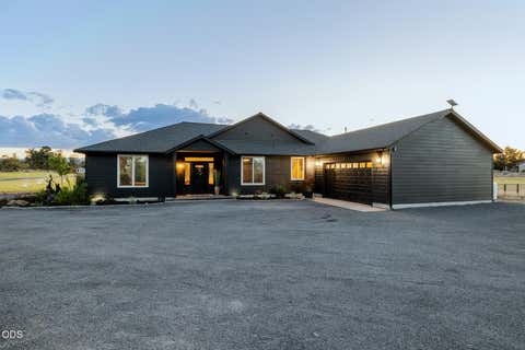 Tiny photo for 64794 Hunnell Road, Bend, OR 97703 (MLS # 220224449)