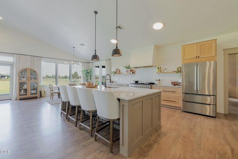 Tiny photo for 64794 Hunnell Road, Bend, OR 97703 (MLS # 220224449)