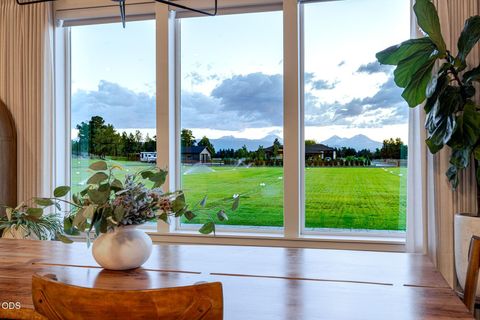 Tiny photo for 64794 Hunnell Road, Bend, OR 97703 (MLS # 220224449)