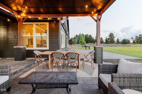 Tiny photo for 64794 Hunnell Road, Bend, OR 97703 (MLS # 220224449)