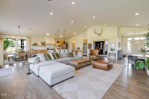 Tiny photo for 64794 Hunnell Road, Bend, OR 97703 (MLS # 220224449)