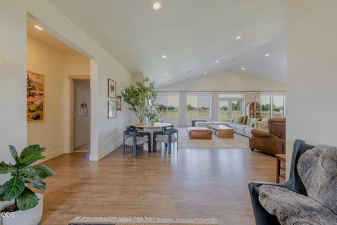 Tiny photo for 64794 Hunnell Road, Bend, OR 97703 (MLS # 220224449)