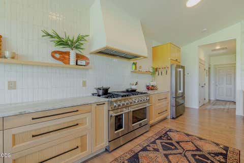 Tiny photo for 64794 Hunnell Road, Bend, OR 97703 (MLS # 220224449)