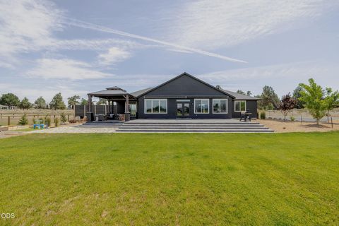 Tiny photo for 64794 Hunnell Road, Bend, OR 97703 (MLS # 220224449)