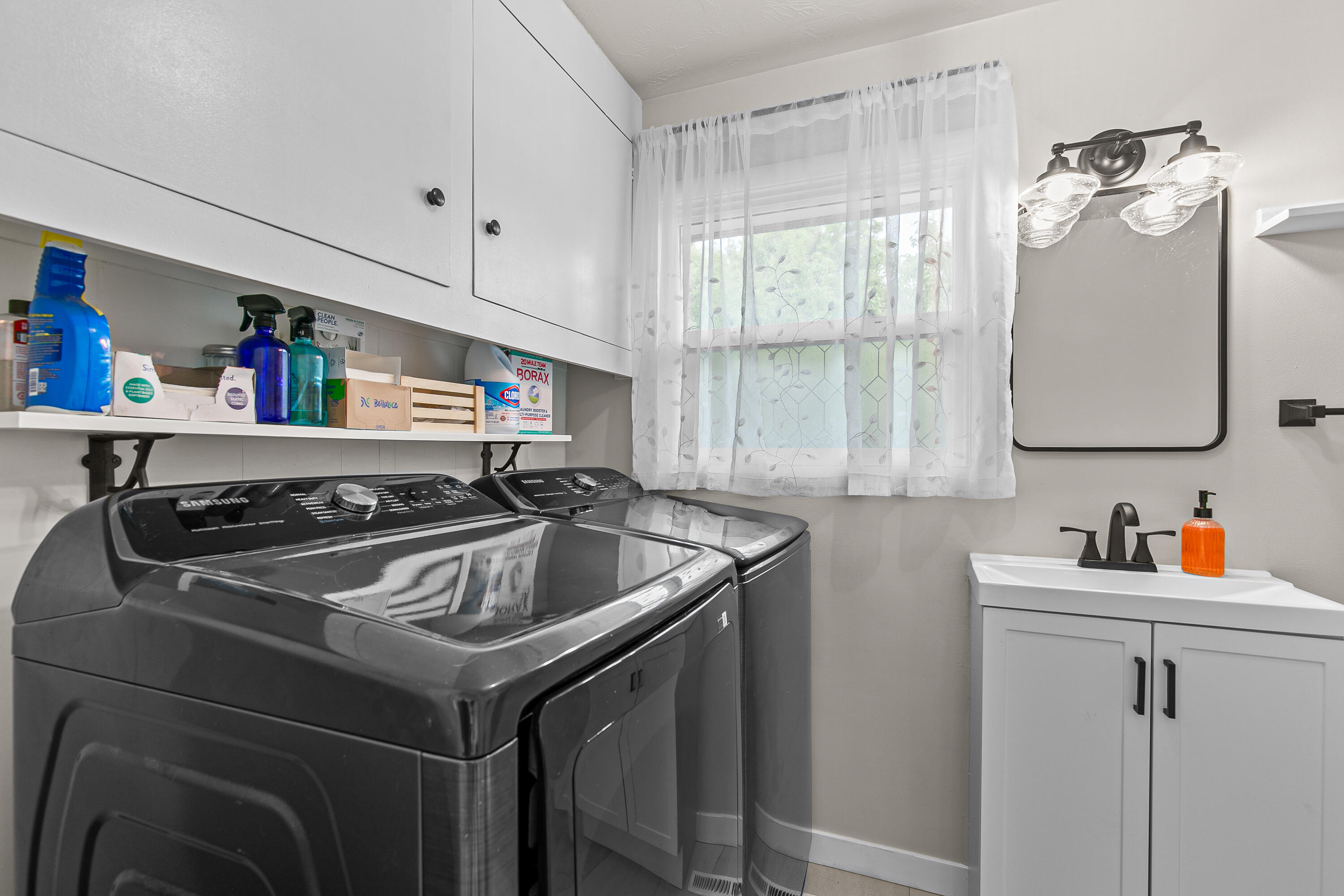 Country Club Manor - Residential