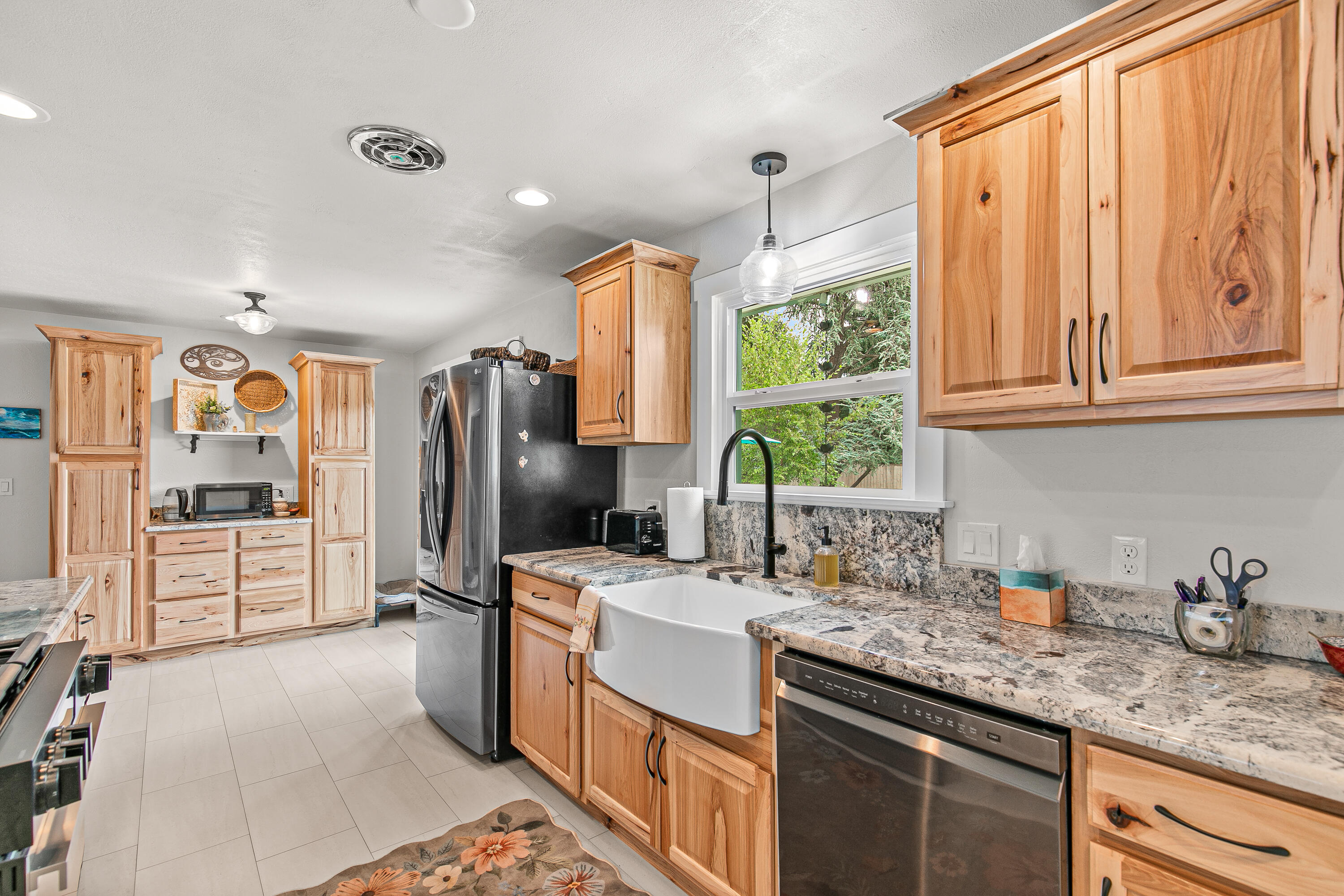 Country Club Manor - Residential