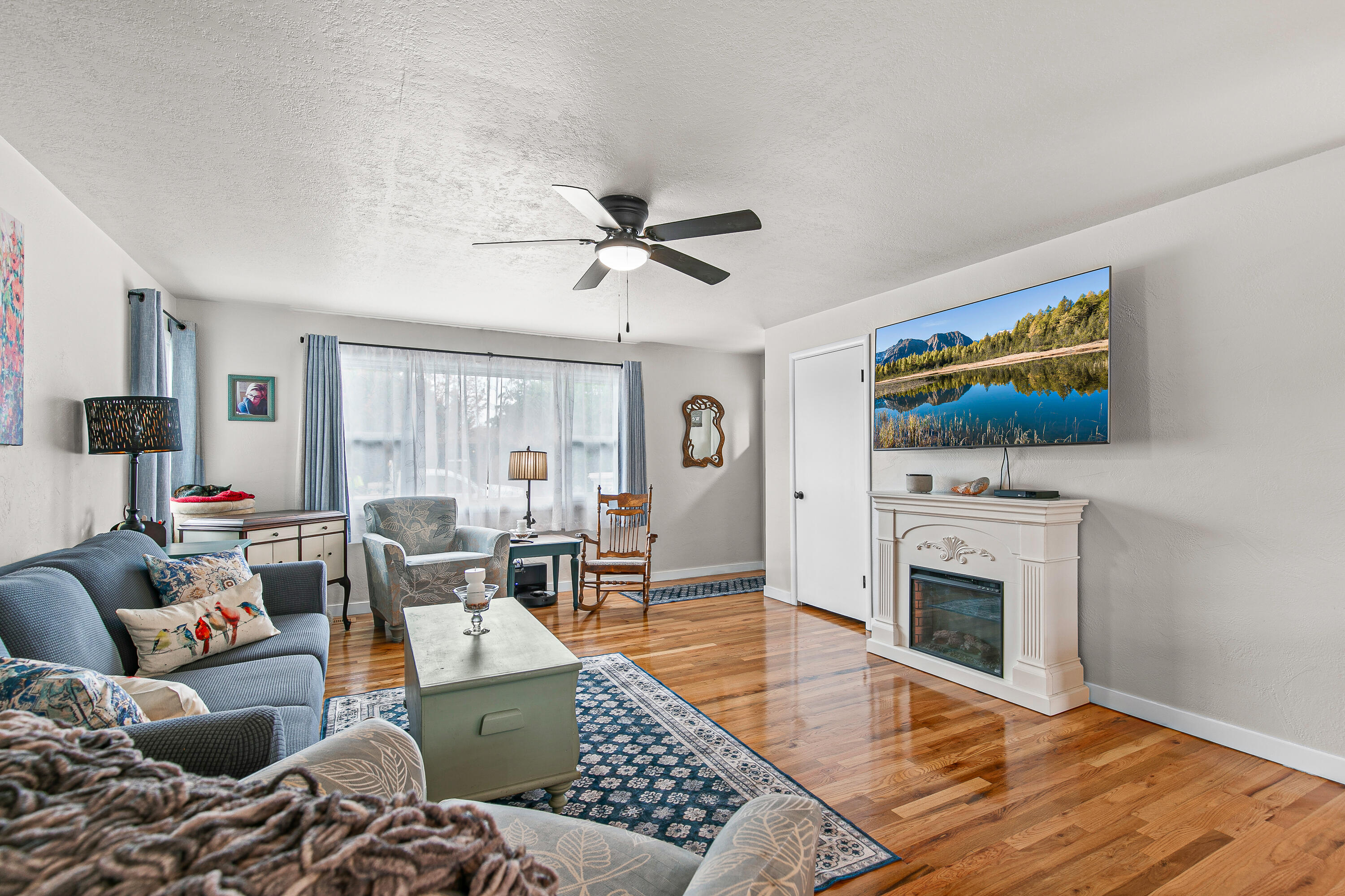 Country Club Manor - Residential