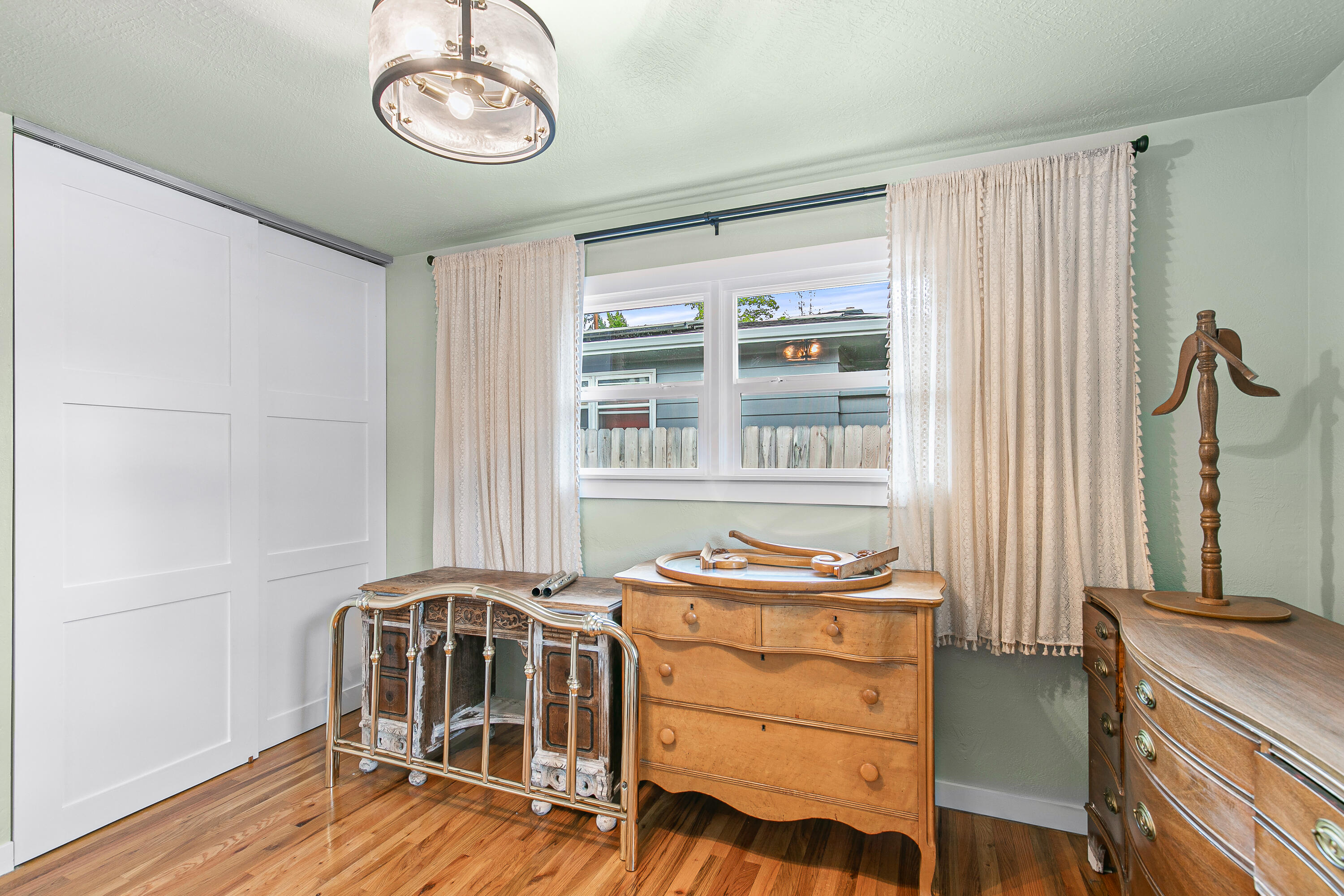 Country Club Manor - Residential