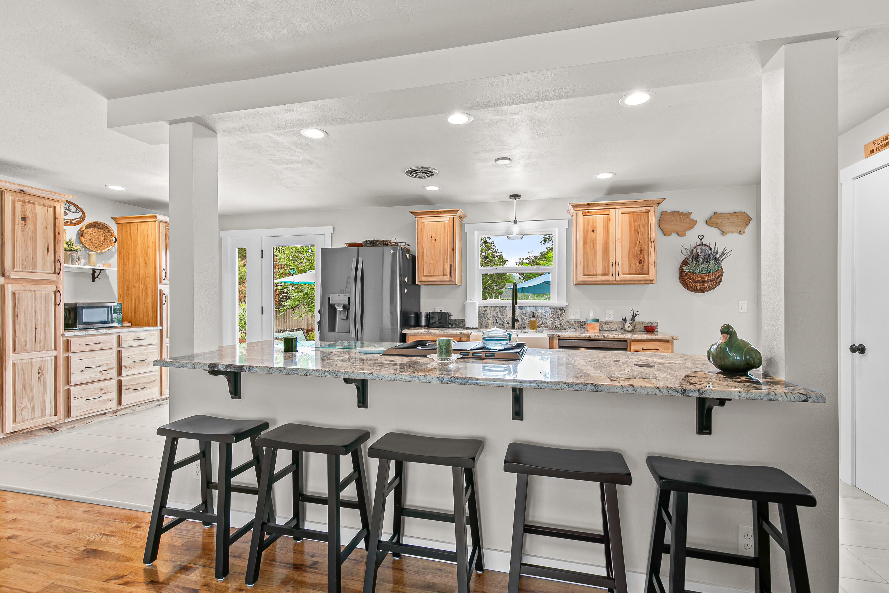 Country Club Manor - Residential