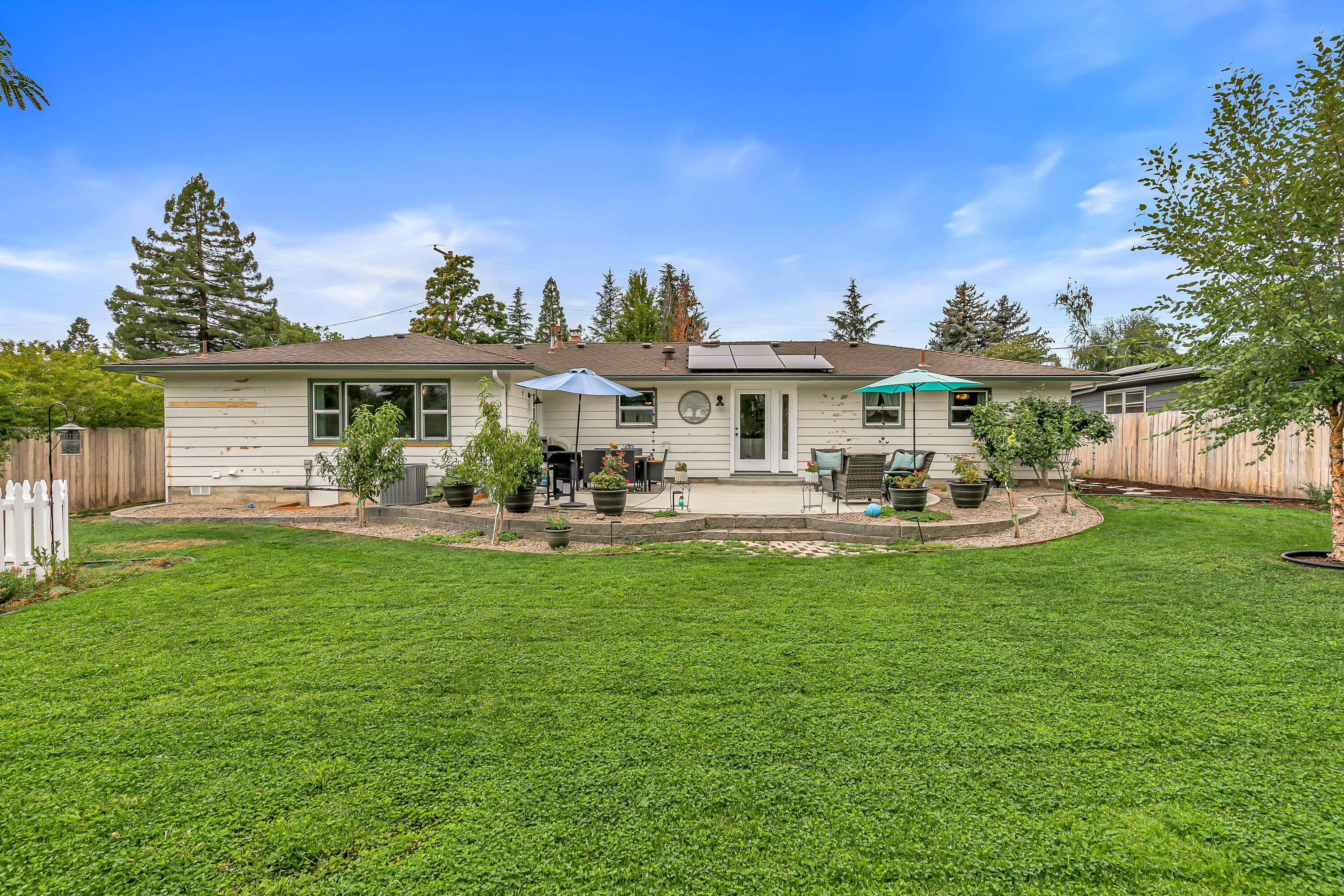 Country Club Manor - Residential