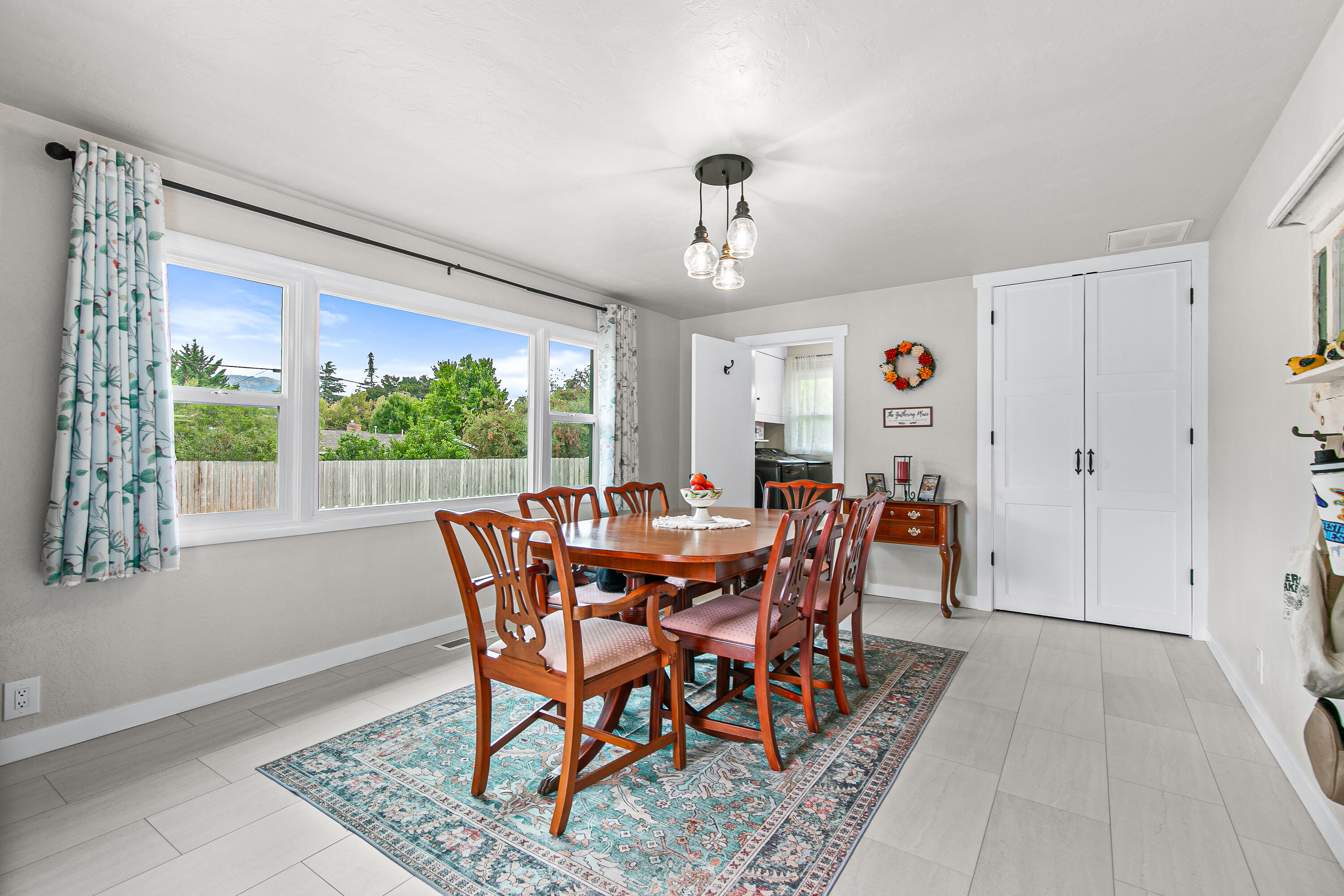 Country Club Manor - Residential