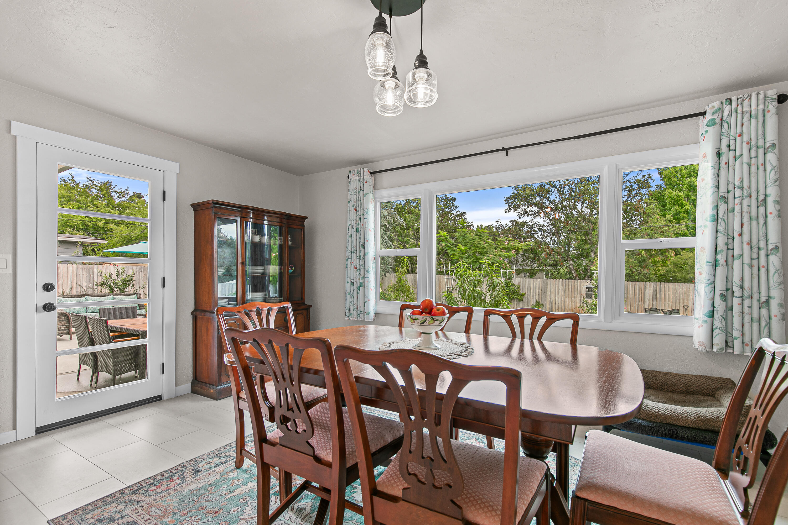 Country Club Manor - Residential