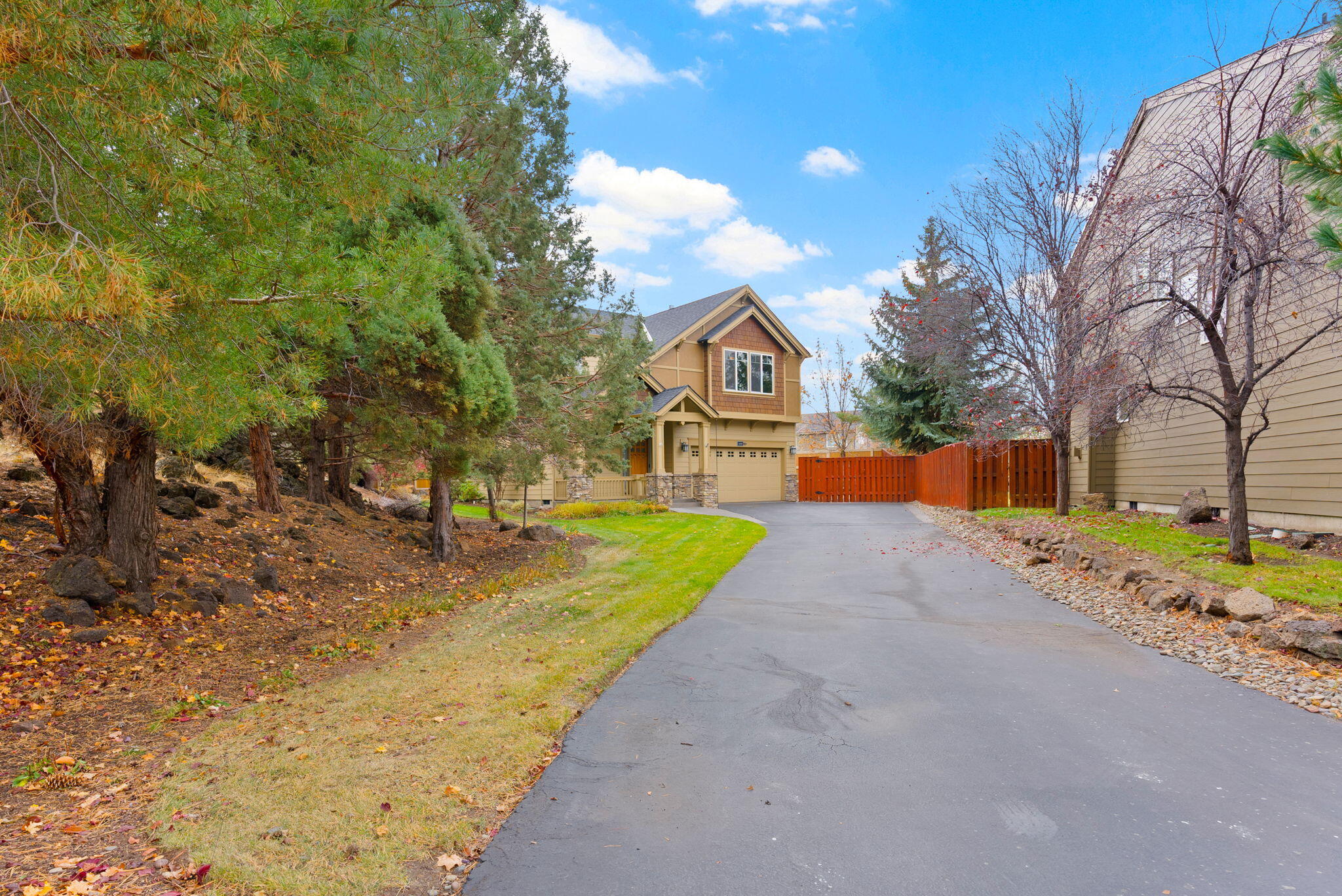 Lava Ridges - Residential