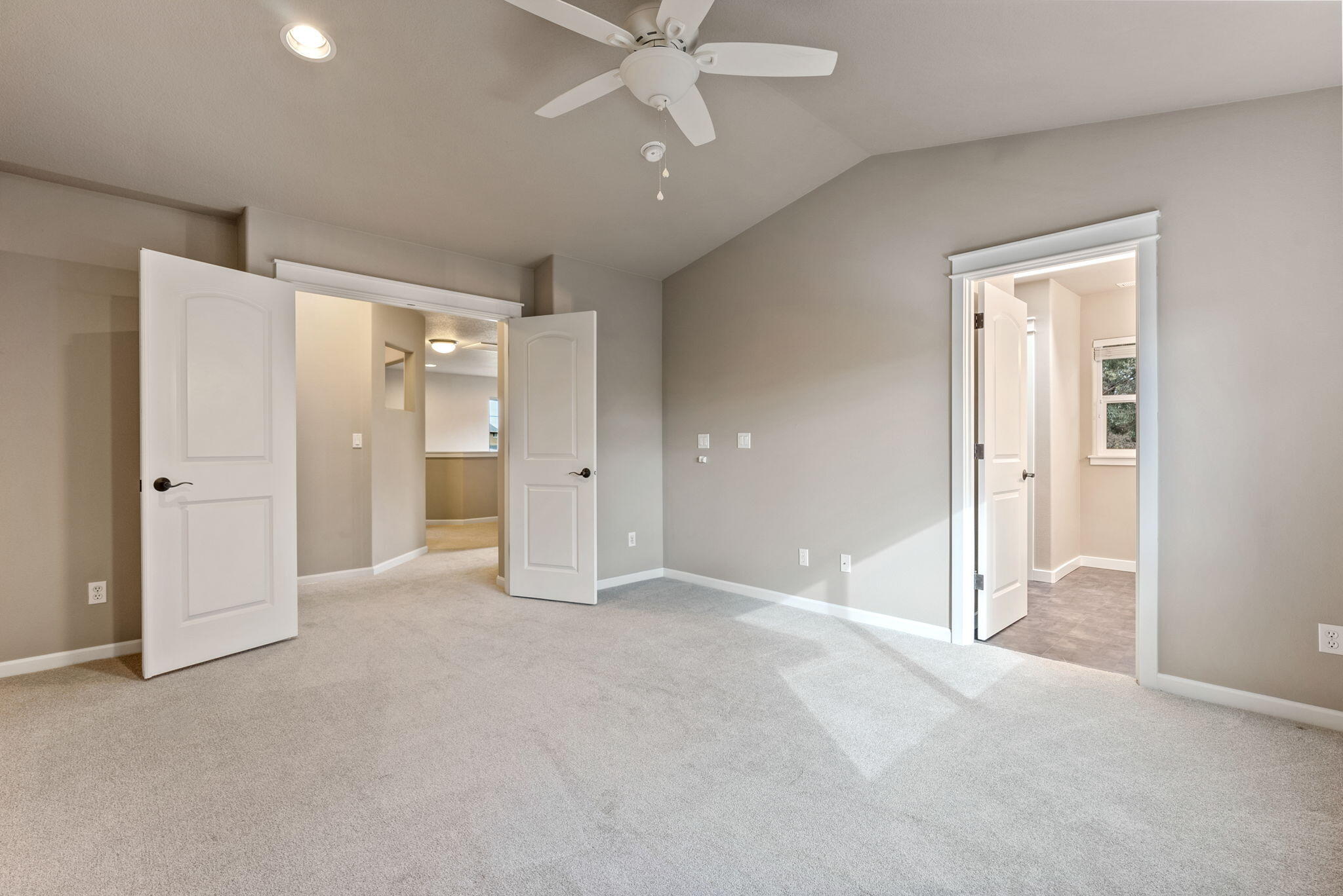 Lava Ridges - Residential