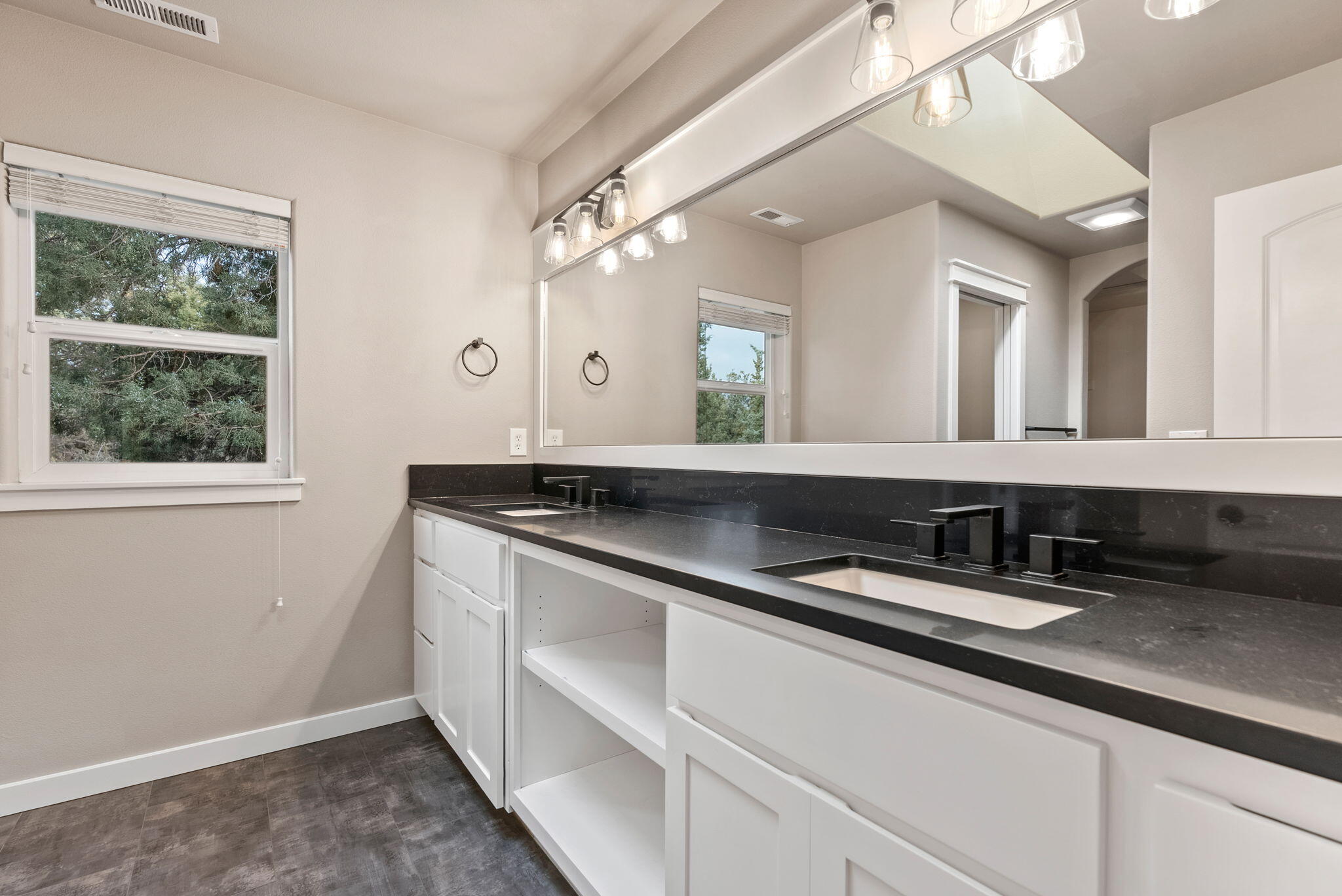 Lava Ridges - Residential