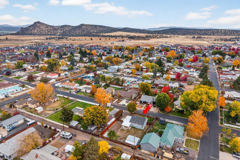 Tiny photo for 1125 NE McRae Court, Prineville, OR 97754 (MLS # 220211249)