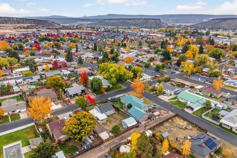 Tiny photo for 1125 NE McRae Court, Prineville, OR 97754 (MLS # 220211249)