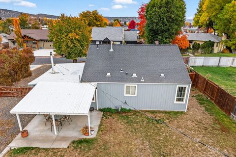 Tiny photo for 1125 NE McRae Court, Prineville, OR 97754 (MLS # 220211249)