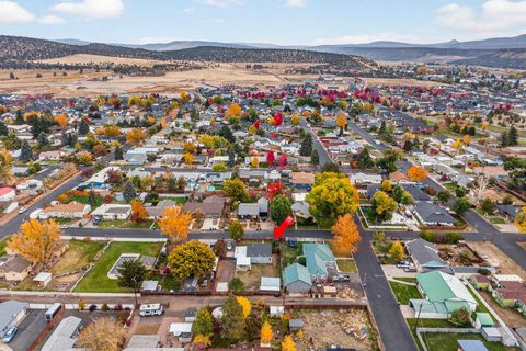Tiny photo for 1125 NE McRae Court, Prineville, OR 97754 (MLS # 220211249)