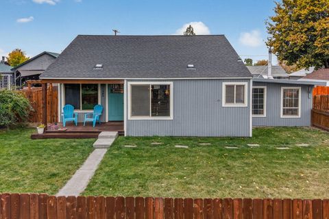 Tiny photo for 1125 NE McRae Court, Prineville, OR 97754 (MLS # 220211249)