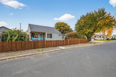 Tiny photo for 1125 NE McRae Court, Prineville, OR 97754 (MLS # 220211249)