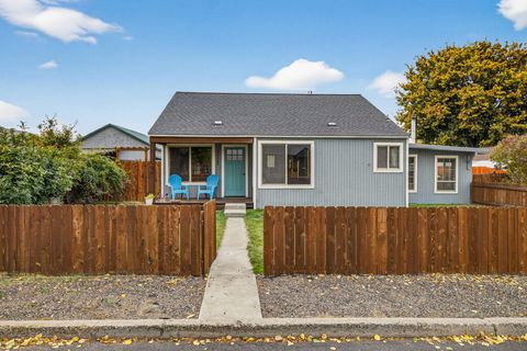 Tiny photo for 1125 NE McRae Court, Prineville, OR 97754 (MLS # 220211249)