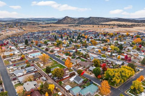 Tiny photo for 1125 NE McRae Court, Prineville, OR 97754 (MLS # 220211249)
