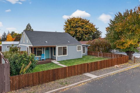 Photo of 1125 NE McRae Court, Prineville, OR 97754 (MLS # 220211249) Photo of 1125 NE McRae Court, Prineville, OR 97754 (MLS # 220211249)