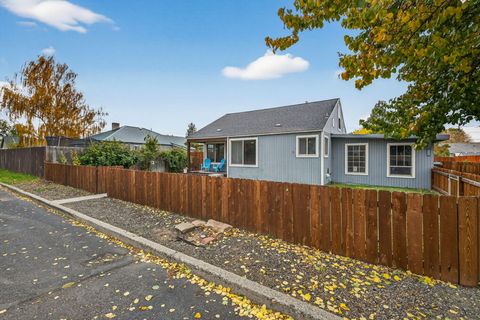 Tiny photo for 1125 NE McRae Court, Prineville, OR 97754 (MLS # 220211249)