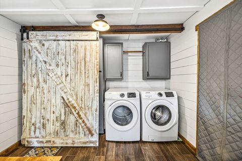 Tiny photo for 1125 NE McRae Court, Prineville, OR 97754 (MLS # 220211249)