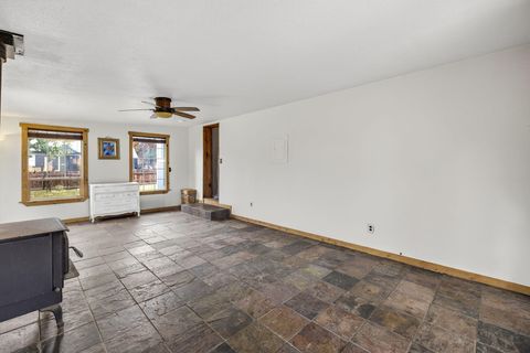 Tiny photo for 1125 NE McRae Court, Prineville, OR 97754 (MLS # 220211249)