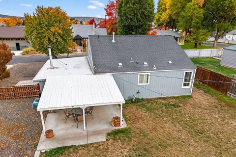 Tiny photo for 1125 NE McRae Court, Prineville, OR 97754 (MLS # 220211249)